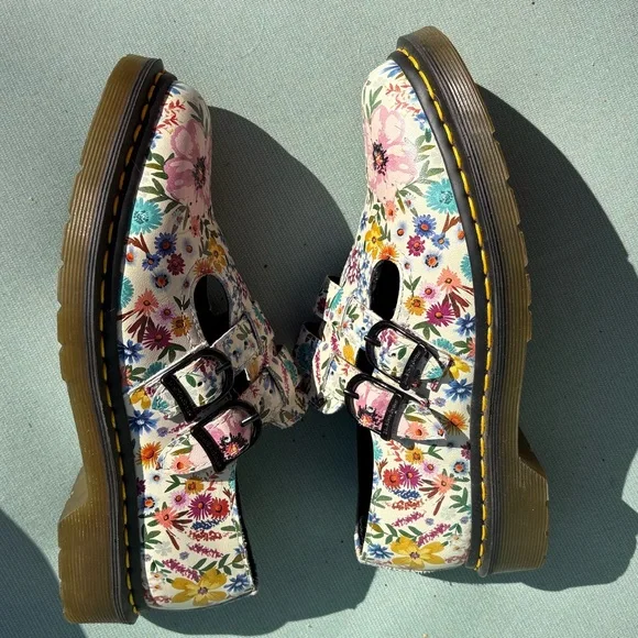 Dr. Martens Wanderlust Mary Jane - Picture 4 of 6
